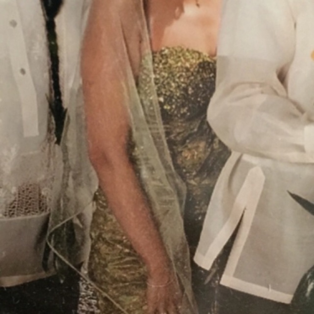 Lace Green Medium Especial Ocassion Gown Size Medium - Picture 6 of 12